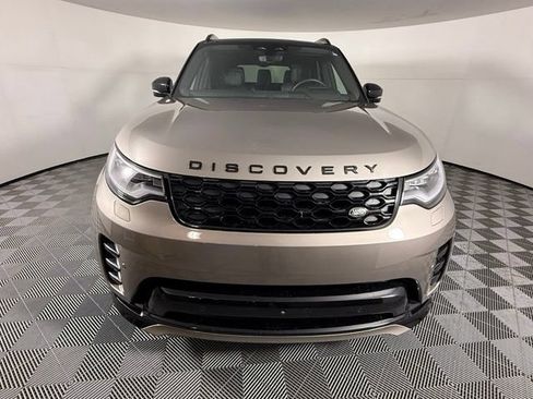 Used 2024 Land Rover Discovery Dynamic SE AWD/4WD image 11
