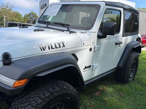 Used 2026 Jeep Wrangler Sport AWD/4WD image 9