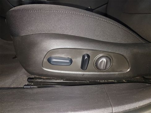 Used 2023 Chevrolet Malibu LT image 18