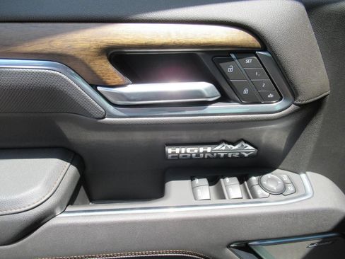 Used 2026 Chevrolet Silverado 1500 High Country w/ Midnight Edition RWD image 21