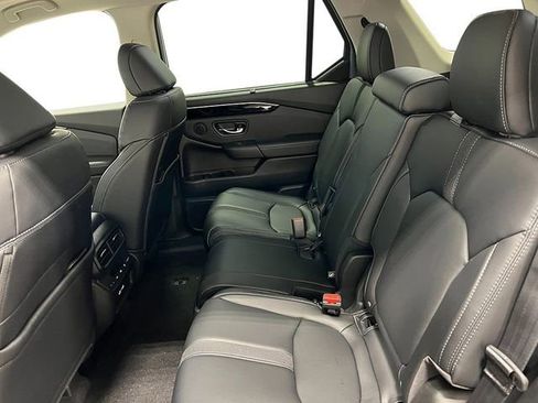New 2025 Honda Pilot Touring image 30