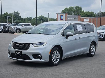 Used 2023 Chrysler Pacifica Touring-L