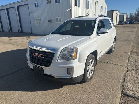 Used 2017 GMC Terrain SLE w/ Convenience Package AWD/4WD image 3