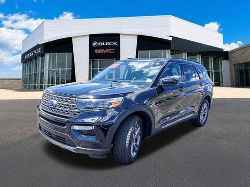 Used 2022 Ford Explorer XLT w/ Equipment Group 202A AWD/4WD image 4
