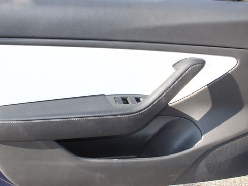 Used 2021 Tesla Model 3 Standard Range Plus image 11