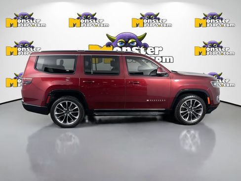 Used 2022 Jeep Wagoneer Series II w/ Premium Group I AWD/4WD image 4