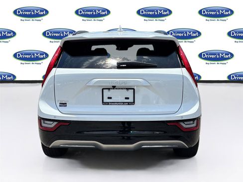 Used 2023 Kia Niro Wave FWD image 6