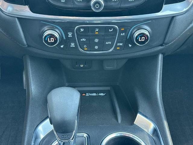 Used 2022 Chevrolet Traverse LT FWD image 16