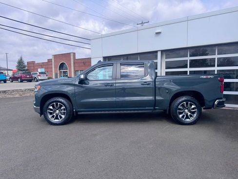 Used 2025 Chevrolet Silverado 1500 LT image 2