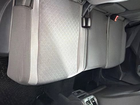 Used 2020 Volkswagen Tiguan S image 22