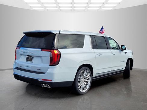 New 2026 GMC Yukon XL Denali image 4
