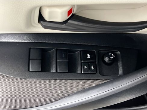 Used 2022 Toyota Corolla LE image 15