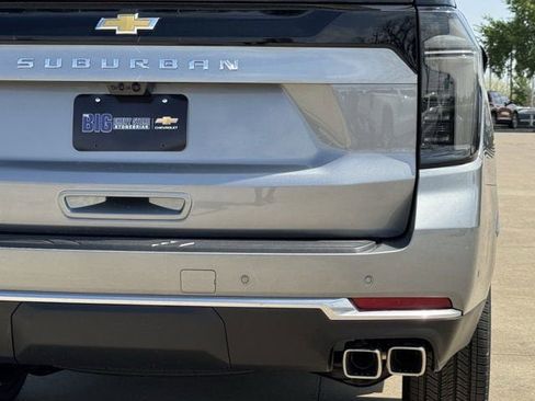 New 2026 Chevrolet Suburban High Country AWD/4WD image 7