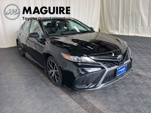 Used 2023 Toyota Camry SE w/ Cold Weather Package image 33