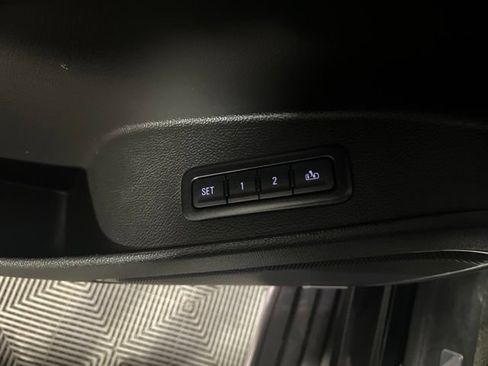Used 2016 GMC Yukon SLT w/ Open Road Package AWD/4WD image 13