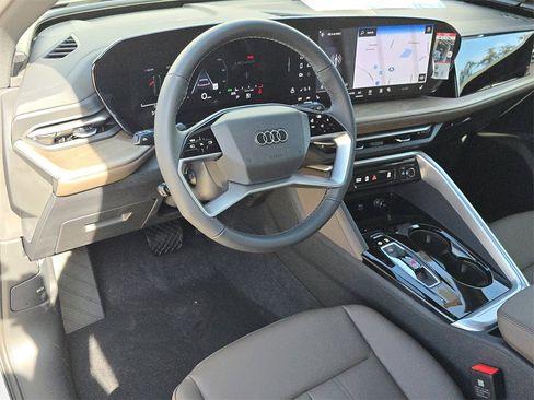 New 2025 Audi Q5 Premium image 16