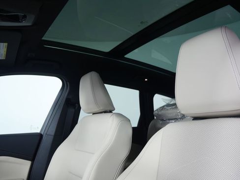 Used 2025 BMW X1 xDrive28i w/ Convenience Package image 12