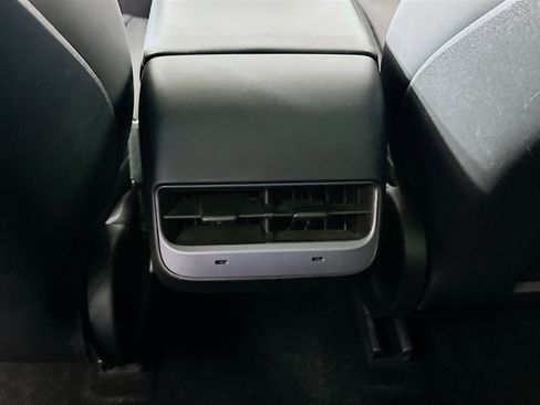 Used 2023 Tesla Model 3 Standard Range image 25