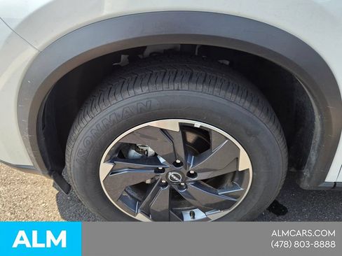 Used 2025 Nissan Rogue SV FWD image 2