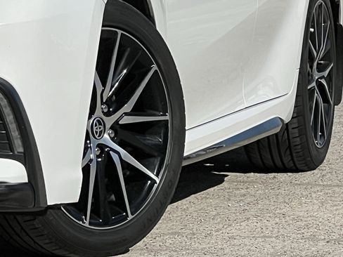 Used 2024 Toyota Camry SE image 8