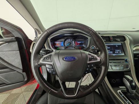 Used 2016 Ford Fusion SE w/ Equipment Group 202A image 19
