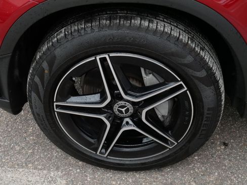 Used 2021 Mercedes-Benz GLC 300 4MATIC image 15