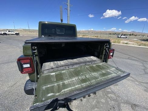 Used 2022 Jeep Gladiator Rubicon w/ LED Lighting Group AWD/4WD image 11