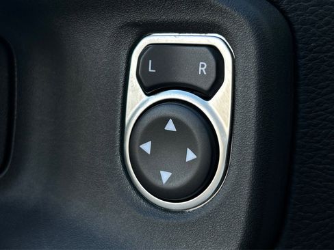 Used 2022 Jeep Wrangler Unlimited Sahara image 43