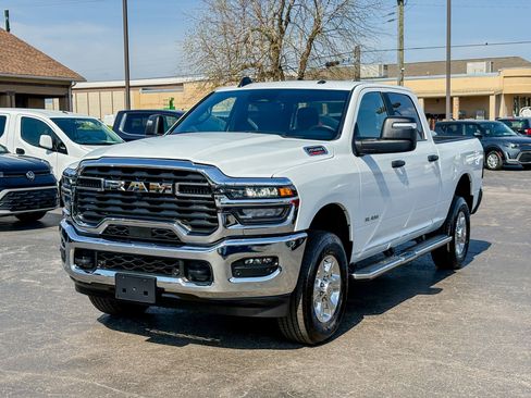 Used 2025 RAM 2500 Big Horn AWD/4WD image 16
