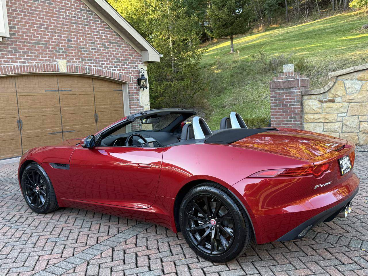 Used 2015 Jaguar F-TYPE Convertible RWD image 10