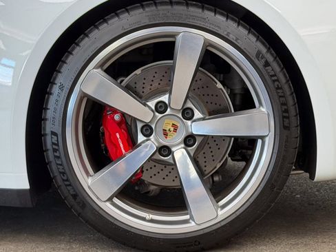 Used 2024 Porsche 911 Targa 4S w/ Premium Package image 21