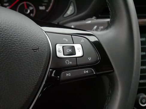 Certified 2022 Volkswagen Passat 2.0T FWD image 25