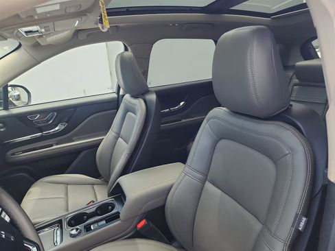 New 2025 Lincoln Corsair Reserve w/ Equipment Group 202A image 13