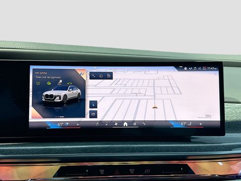 Used 2025 BMW i7 eDrive50 w/ M Sport Package RWD image 34