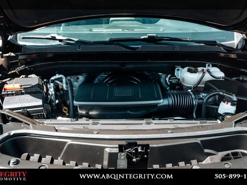 Used 2024 Chevrolet Suburban LT RWD image 55