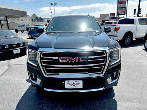 Used 2023 GMC Yukon XL SLT w/ SLT Premium Package AWD/4WD image 8