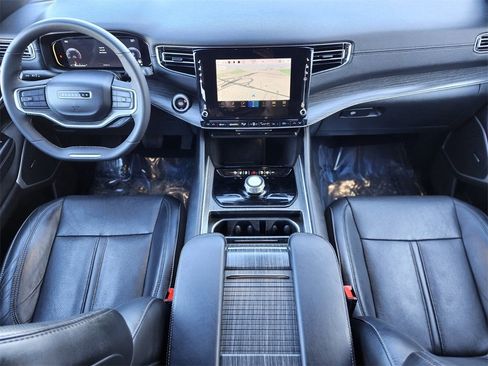 Used 2023 Jeep Wagoneer L Series III image 10