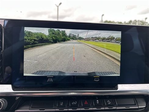 Used 2025 Chevrolet Silverado 2500 LT w/ Convenience Package image 29