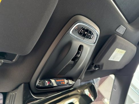 Used 2019 Volvo XC90 T5 R-Design image 22