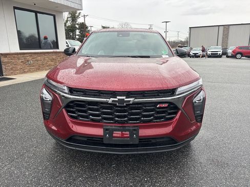 Used 2024 Chevrolet Trax RS w/ Sunroof Package image 10