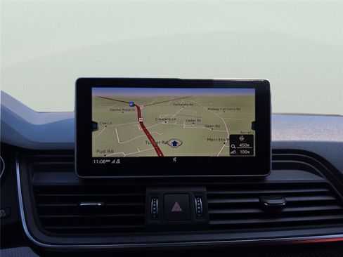 Used 2018 Audi SQ5 Premium Plus image 25