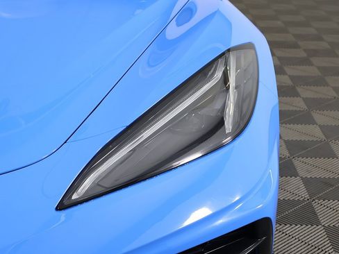 Used 2021 Chevrolet Corvette Stingray Preferred Cpe w/ Battery Protection Package image 18