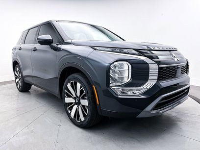New 2025 Mitsubishi Outlander SE