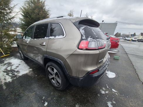 Used 2019 Jeep Cherokee Limited image 5