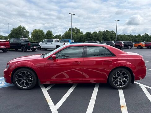 Used 2015 Chrysler 300 S RWD image 5