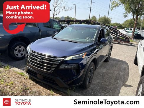 Used 2025 Nissan Rogue SV FWD image 1
