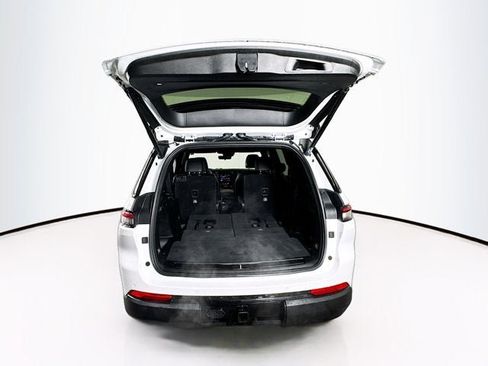 Used 2025 Jeep Grand Cherokee L Altitude image 27