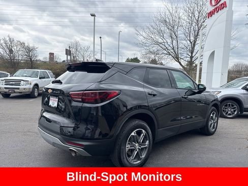 Used 2025 Chevrolet Blazer LT FWD image 7