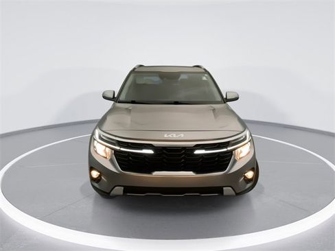 Used 2024 Kia Seltos EX image 7