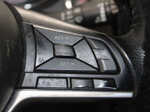 Used 2020 Nissan Rogue SV AWD/4WD image 22